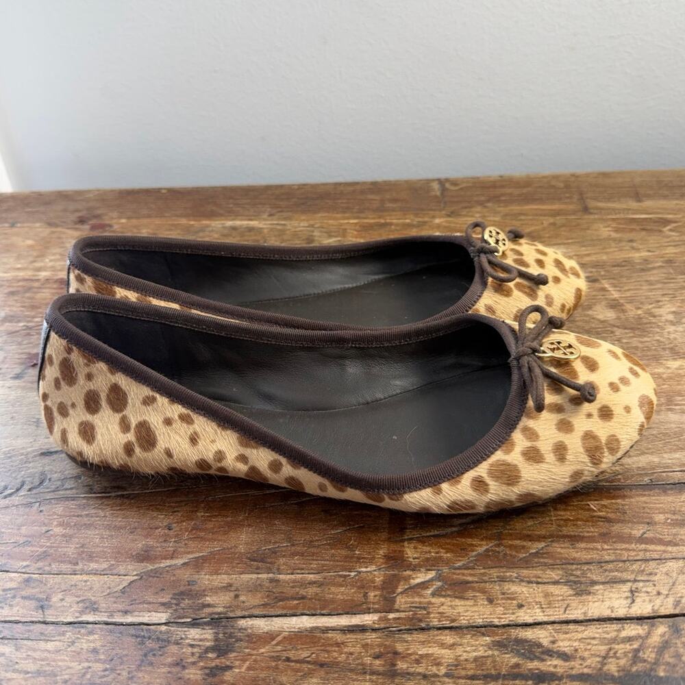 Tory Burch Leopard print calf hair ballet Flats size 7.5